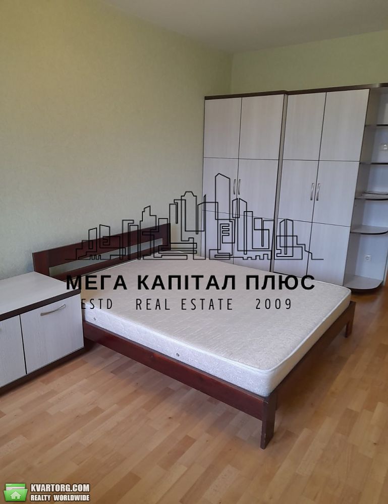 Rent out 3-room apartment. Киев,  Урлівська — photo 1