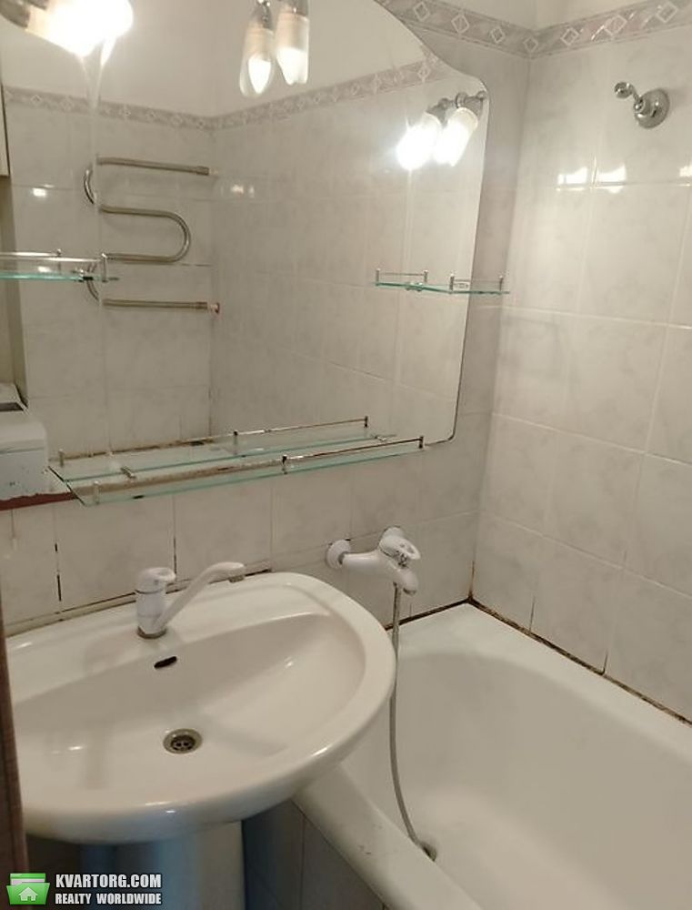 Rent out 2-room apartment. Киев, Русановский бульвар — photo 9