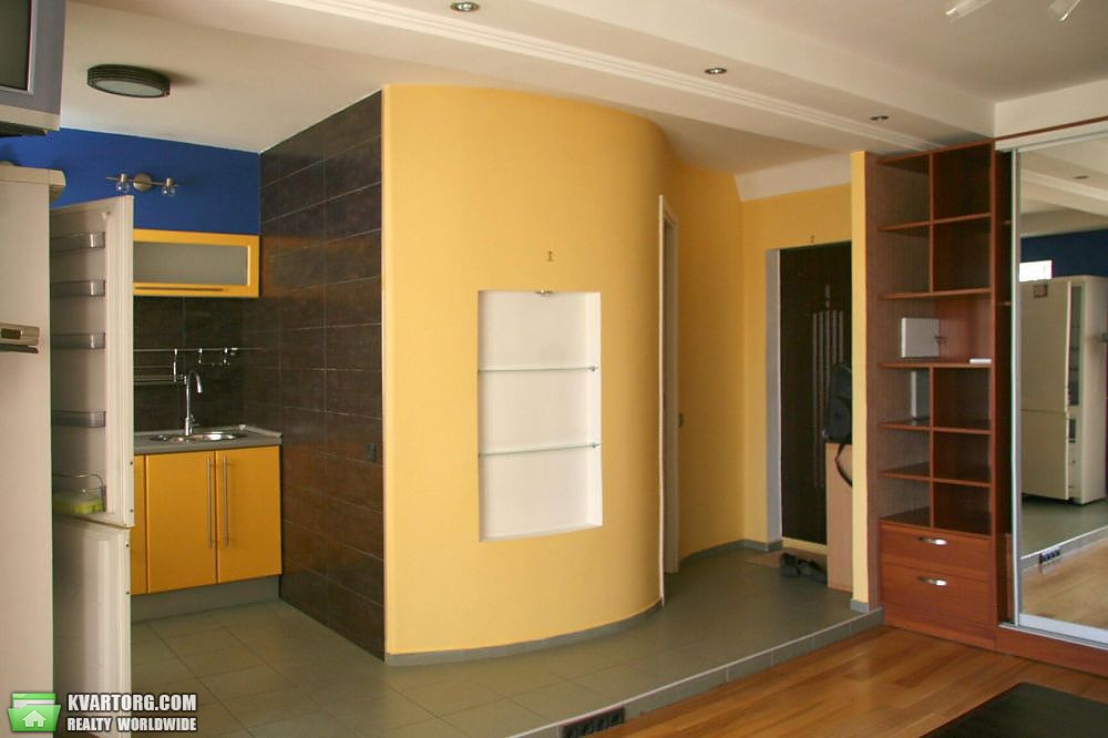 Sell 1-room apartment. Киев,  Багговутовская — photo 2