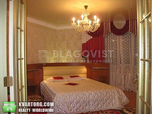 Rent out 5-room apartment. Киев,  Нижний Вал — photo 1