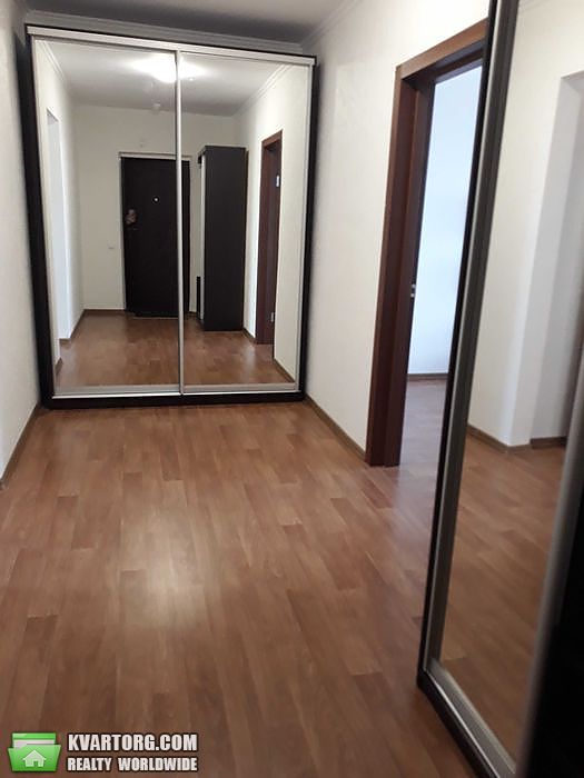 Rent out 2-room apartment. Киев,  Моторный пер — photo 1