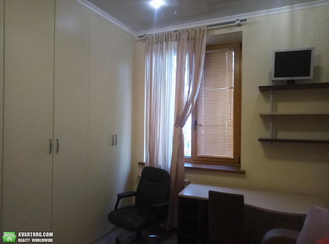 Rent out 2-room apartment. Киев,  Мазепы — photo 2