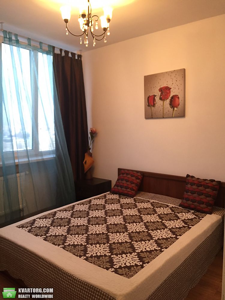 Rent out 2-room apartment. Киев,  Вышгородская — photo 1
