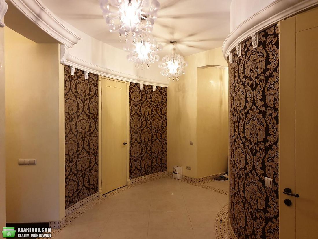 Rent out 4-room apartment. Киев,  Ковпака — photo 6