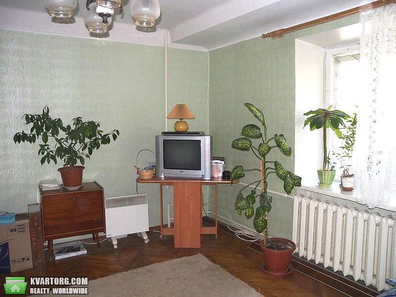 Rent out 1-room apartment. Киев,  Русановский бул — photo 1