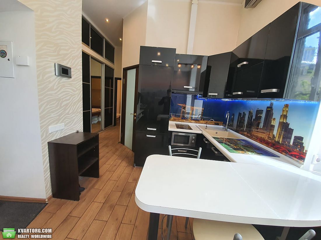 Rent out 2-room apartment. Киев,  Большая Васильковская — photo 7