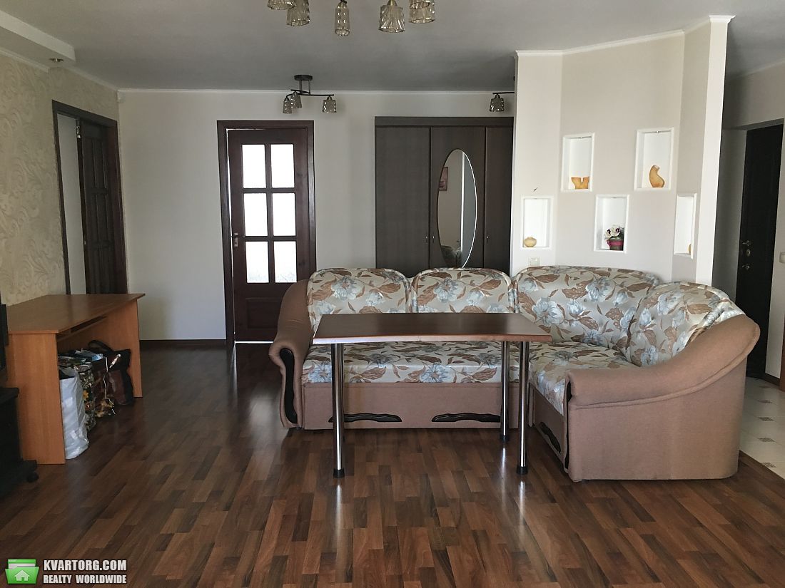 Rent out 4-room apartment. Киев,  Автозаводская — photo 1