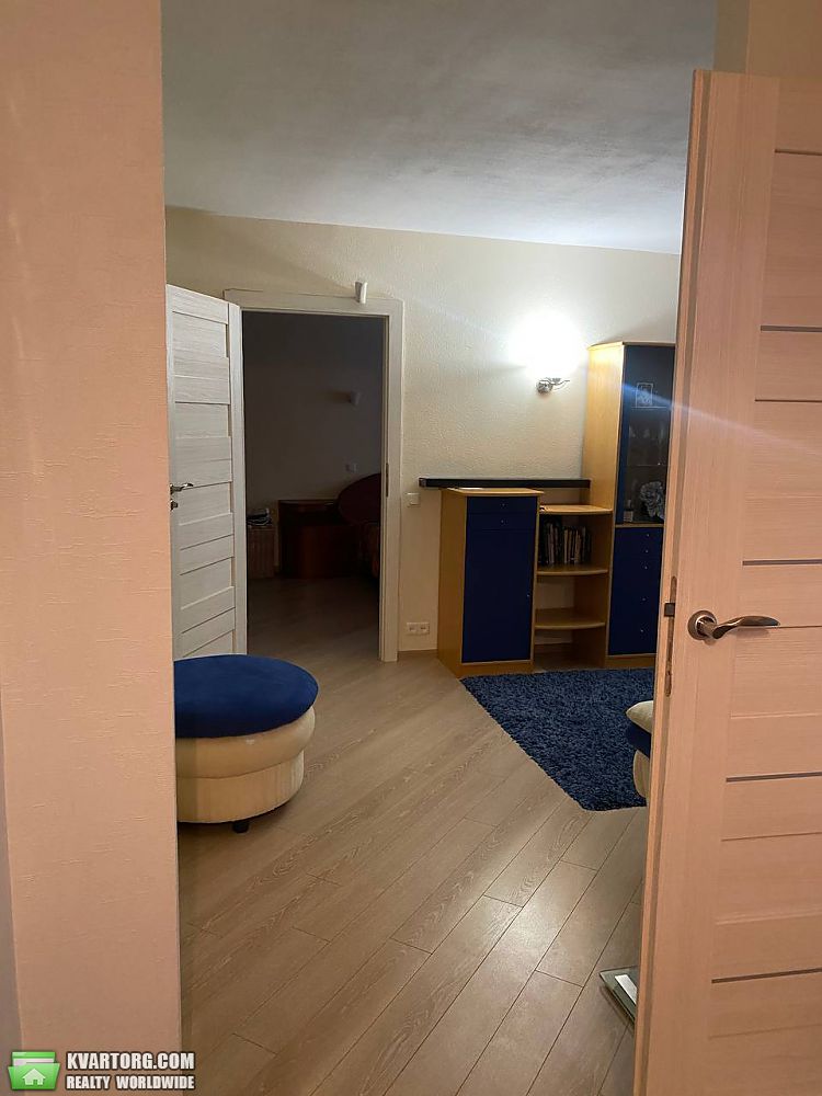 Rent out 3-room apartment. Киев,  Чешская — photo 6