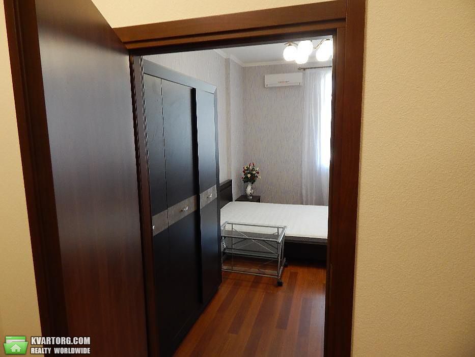 Rent out 3-room apartment. Киев,  Щорса — photo 4