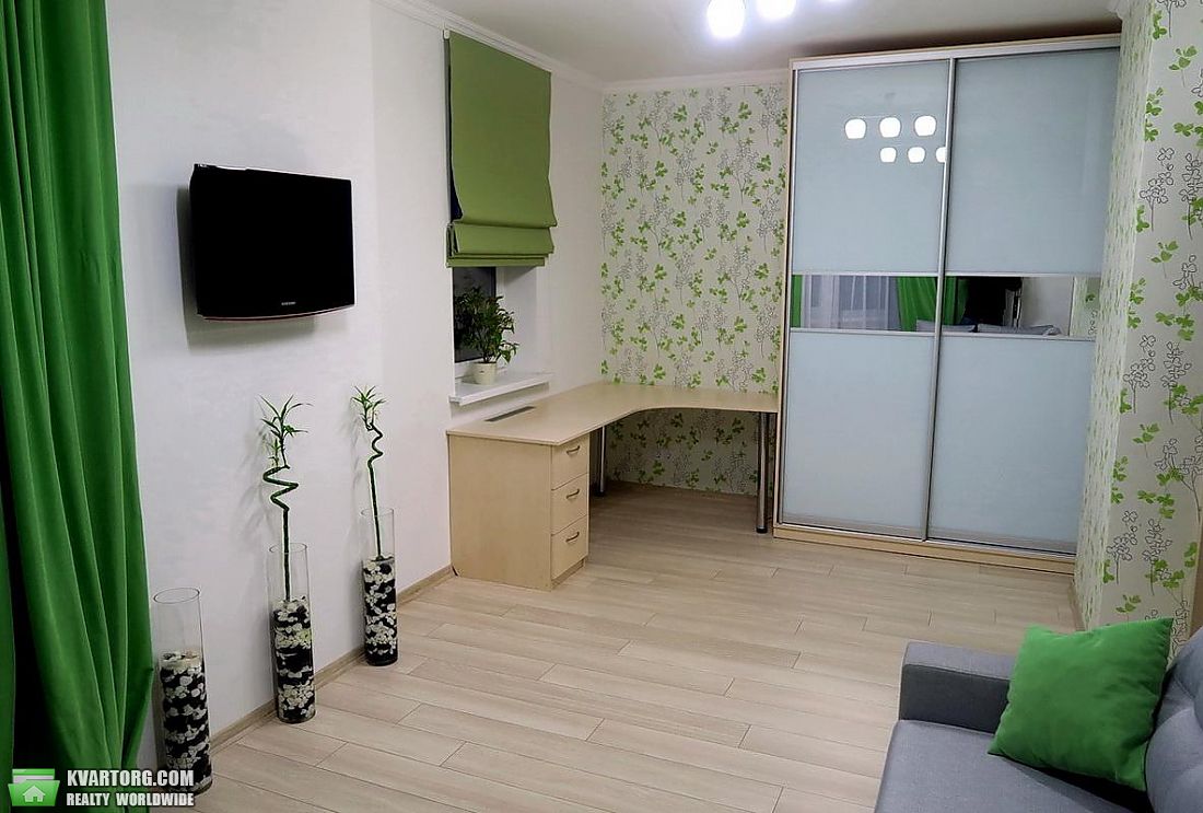 Rent out 1-room apartment. Киев,  Феодосийская — photo 4