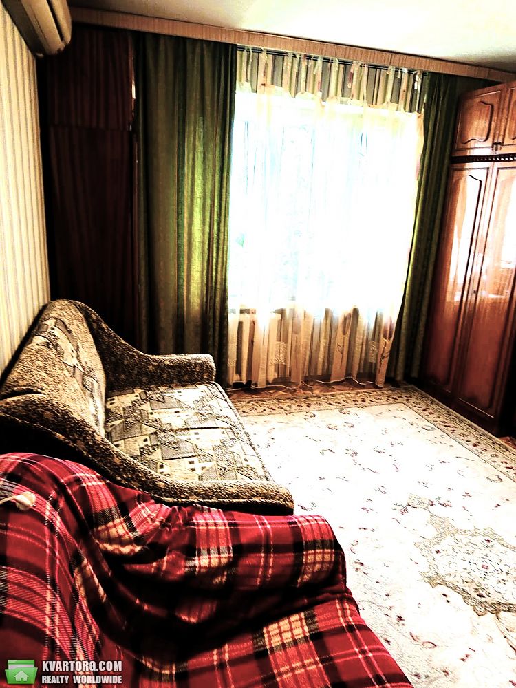 Rent out 2-room apartment. Киев, Симиренка — photo 3
