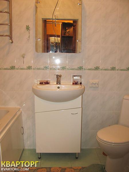 Rent out 2-room apartment. Киев, Перспективная ул. — photo 5