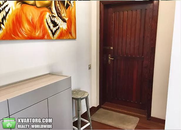 Rent out 2-room apartment. Киев,  Жилянская — photo 1