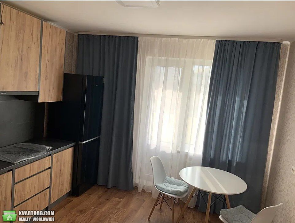 Rent out 1-room apartment. Киев,  Ясиноватский пер — photo 1