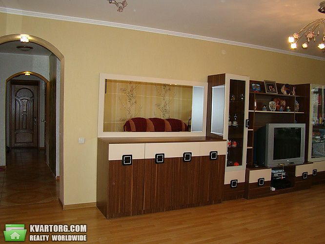 Sell 3-room apartment. Киев,  Ревуцкого — photo 1