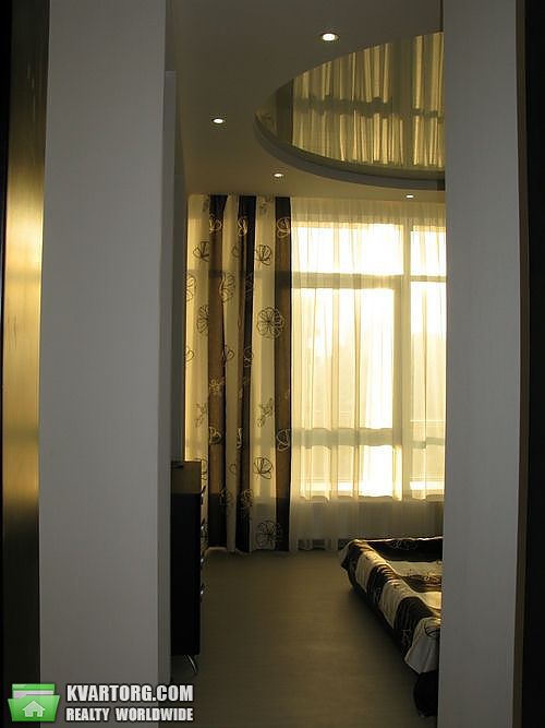 Rent out 2-room apartment. Киев,  Чавдар — photo 6