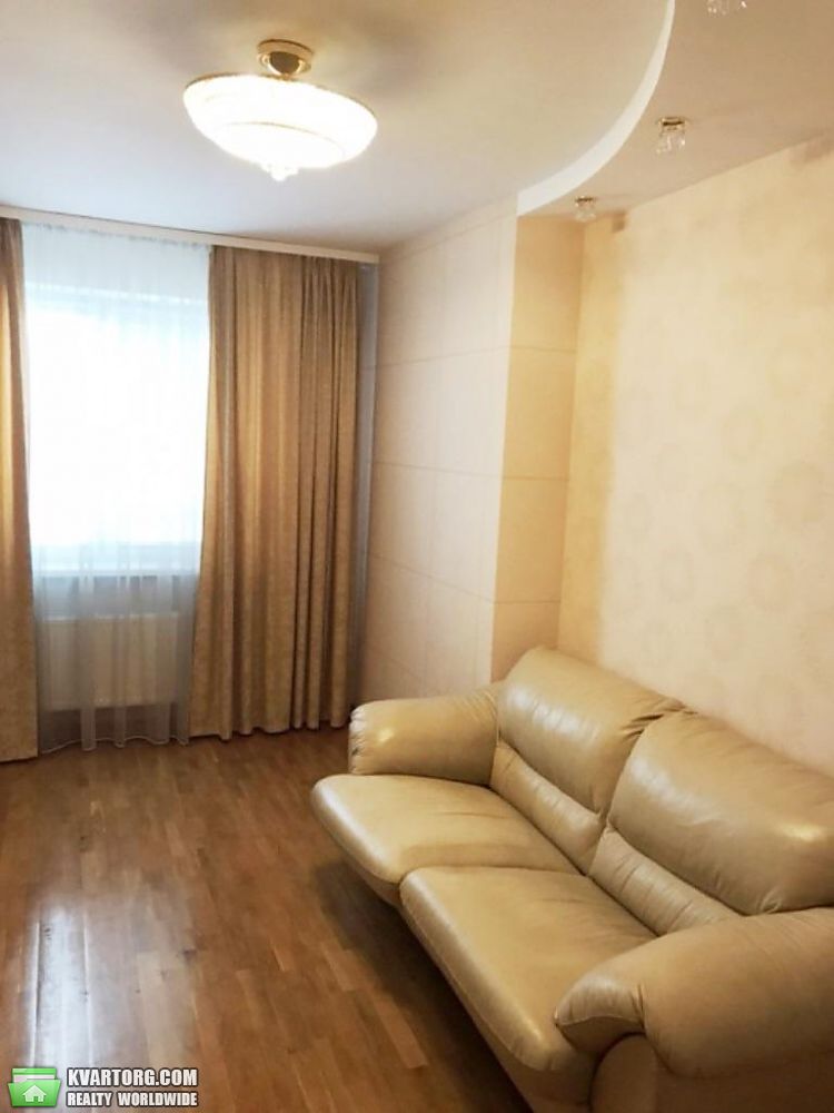 Rent out 3-room apartment. Киев,  Героев Обороны — photo 3