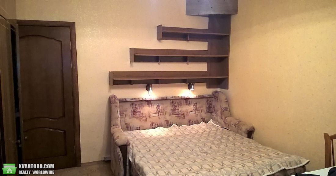 Rent out 2-room apartment. Киев, Уманская — photo 3