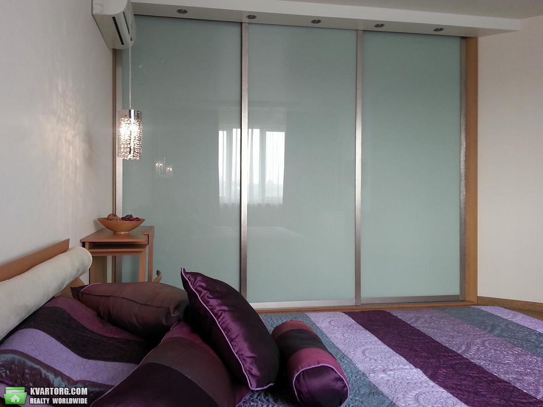 Rent out 2-room apartment. Киев,  Лайоша Гавро — photo 5