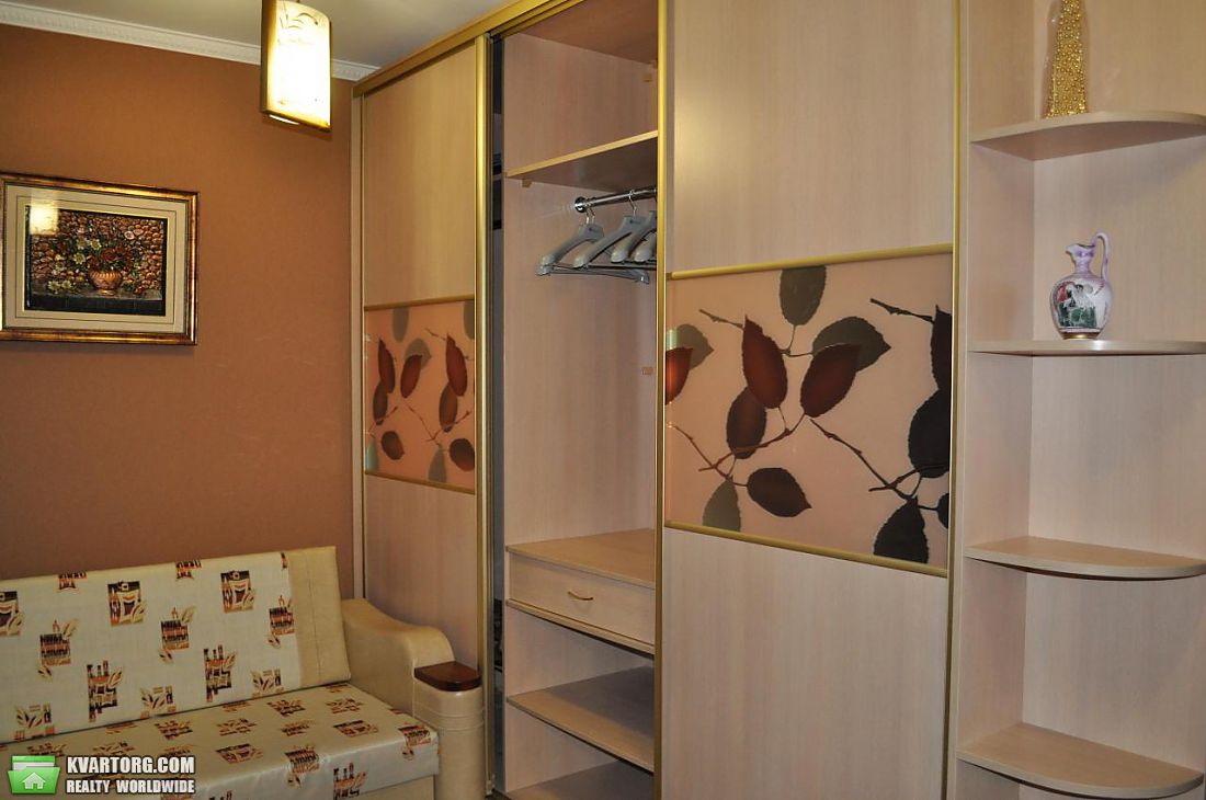 Rent out 2-room apartment. Киев,  Дегтяревская — photo 8