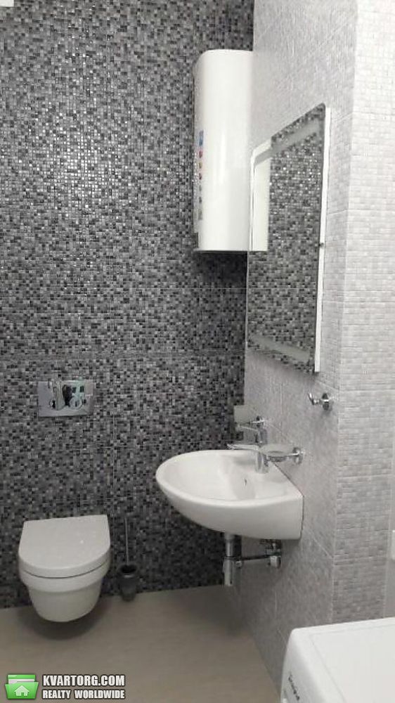 Rent out 3-room apartment. Киев,  Лабораторный пер — photo 8