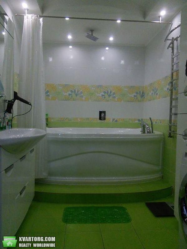 Rent out 3-room apartment. Киев,  Стадионная — photo 8
