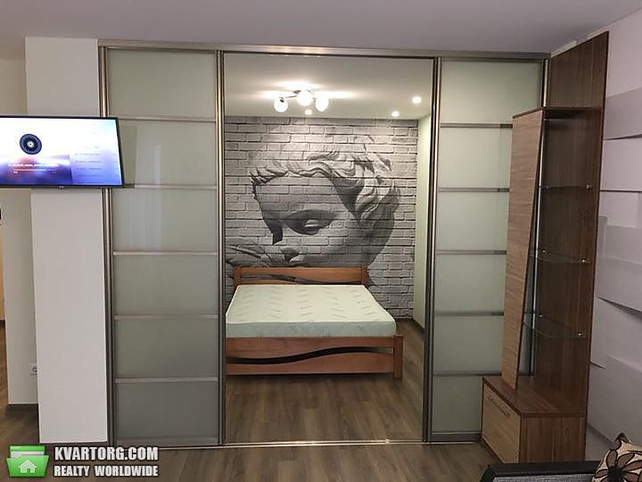Rent out 1-room apartment. Киев,  Глушкова пр — photo 1
