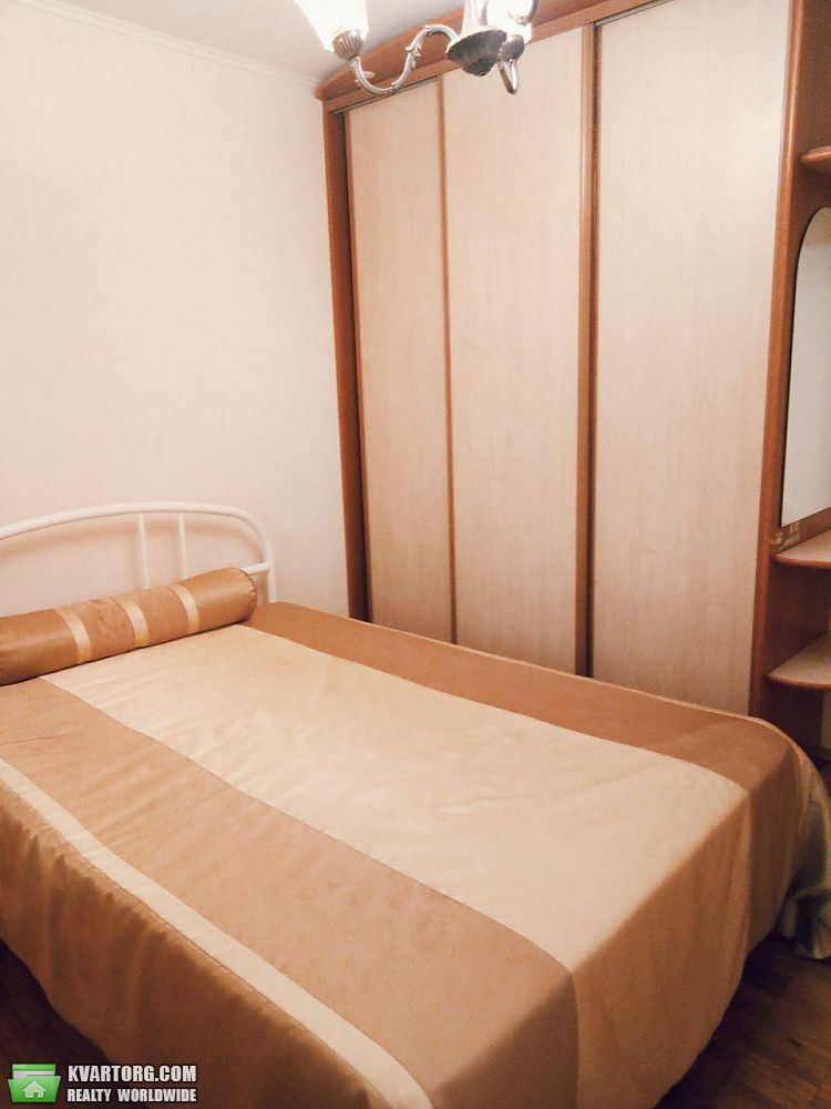 Rent out 2-room apartment. Киев, Оболонская площадь — photo 2