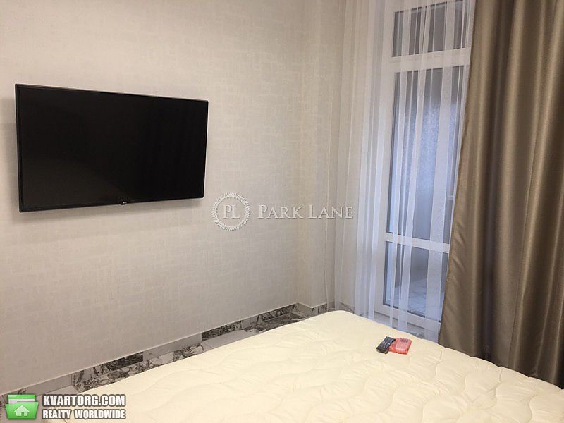 Rent out 2-room apartment. Киев,  Щорса — photo 5