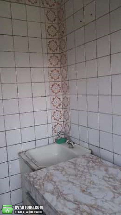 Sell 2-room apartment. Киев,  Метростроевская — photo 2