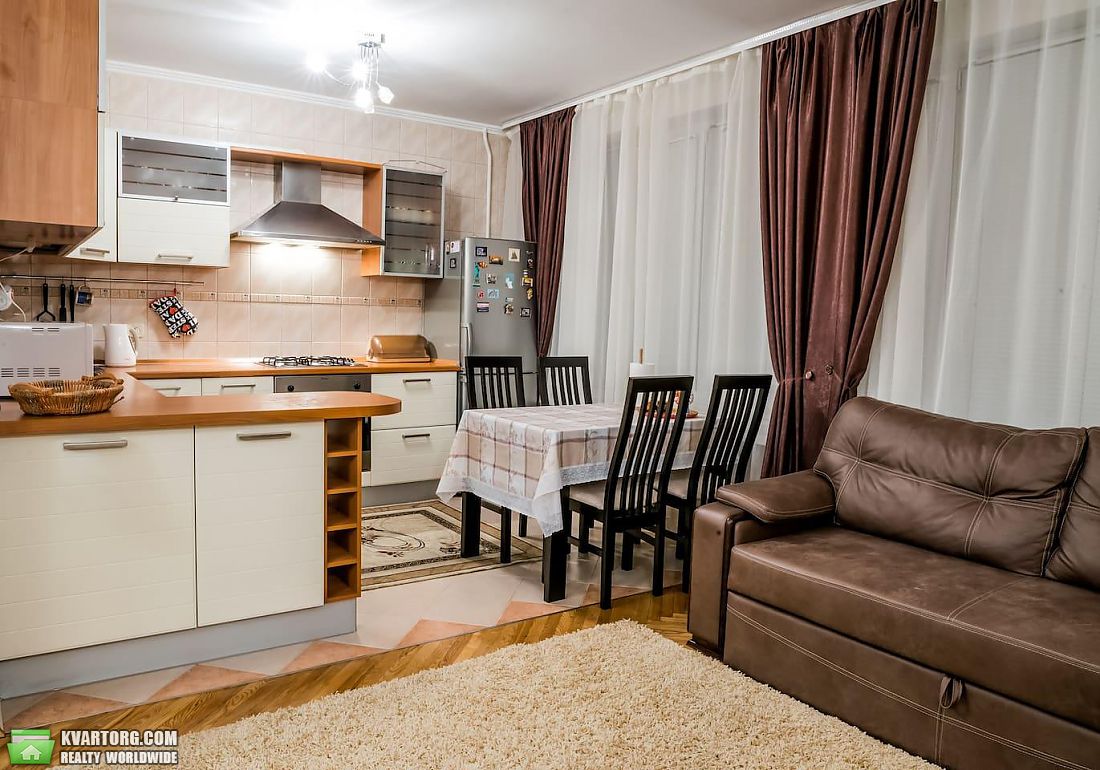 Rent out 2-room apartment. Киев,  Заречная — photo 1
