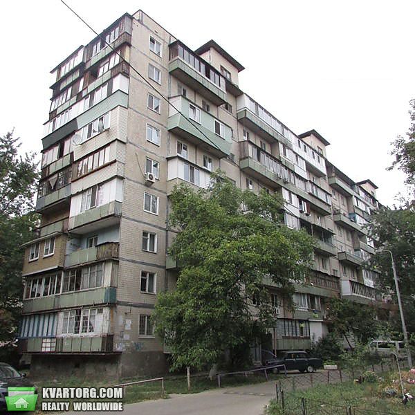 Rent out 3-room apartment. Киев,  Зодчих — photo 1