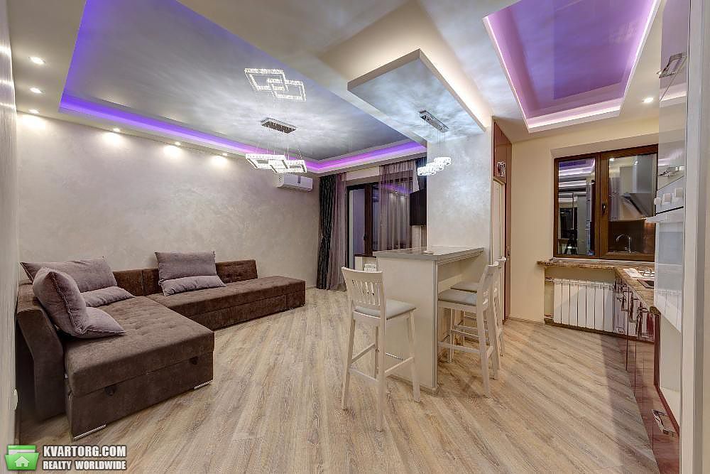 Rent out 2-room apartment. Киев,  Леси Украинки бул — photo 1