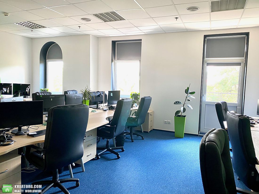 Rent out office. Киев,  Нижний Вал — photo 1