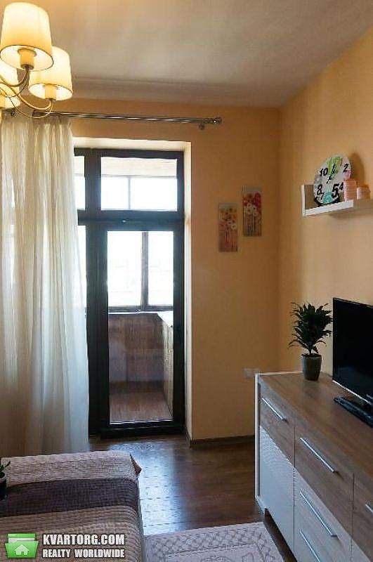 Rent out 2-room apartment. Киев,  Лютеранская — photo 5