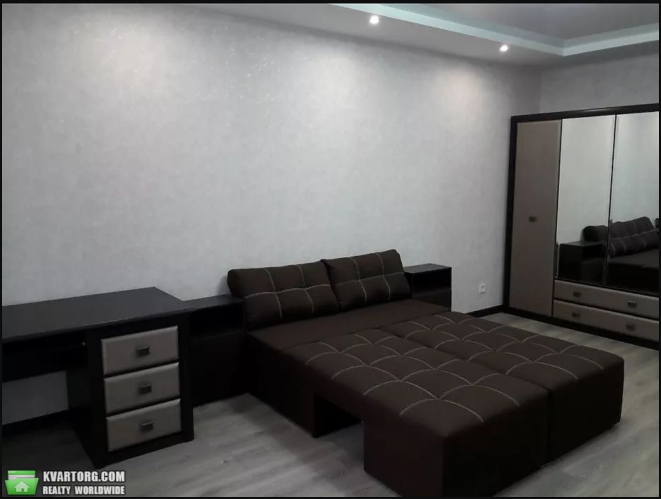 Rent out 1-room apartment. Киев, Михайла Максимовича — photo 1