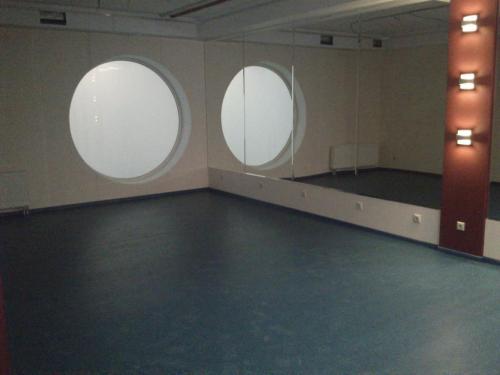 Rent out shop. Киев, Институтская — photo 1