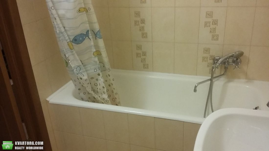 Rent out 1-room apartment. Киев,  Олевская — photo 9
