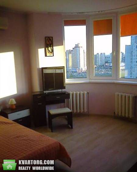 Rent out 3-room apartment. Киев,  Бажана — photo 5