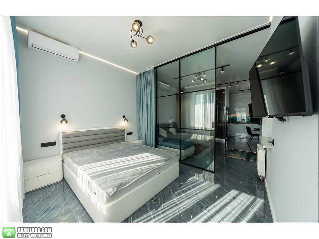 Rent out 3-room apartment. Киев,  Никольско-Слободская — photo 8