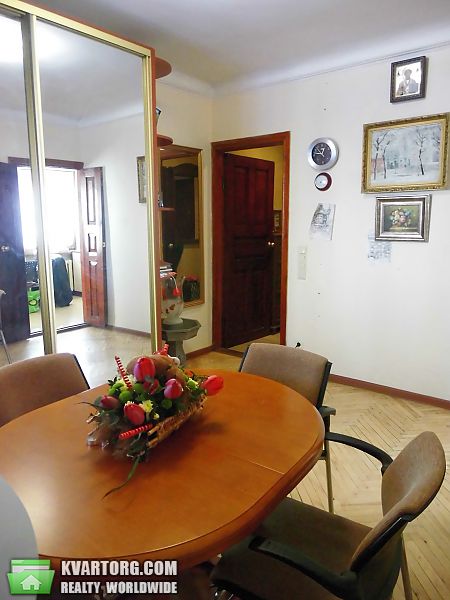 Sell 2-room apartment. Киев, Набережно-Крещатикская — photo 2