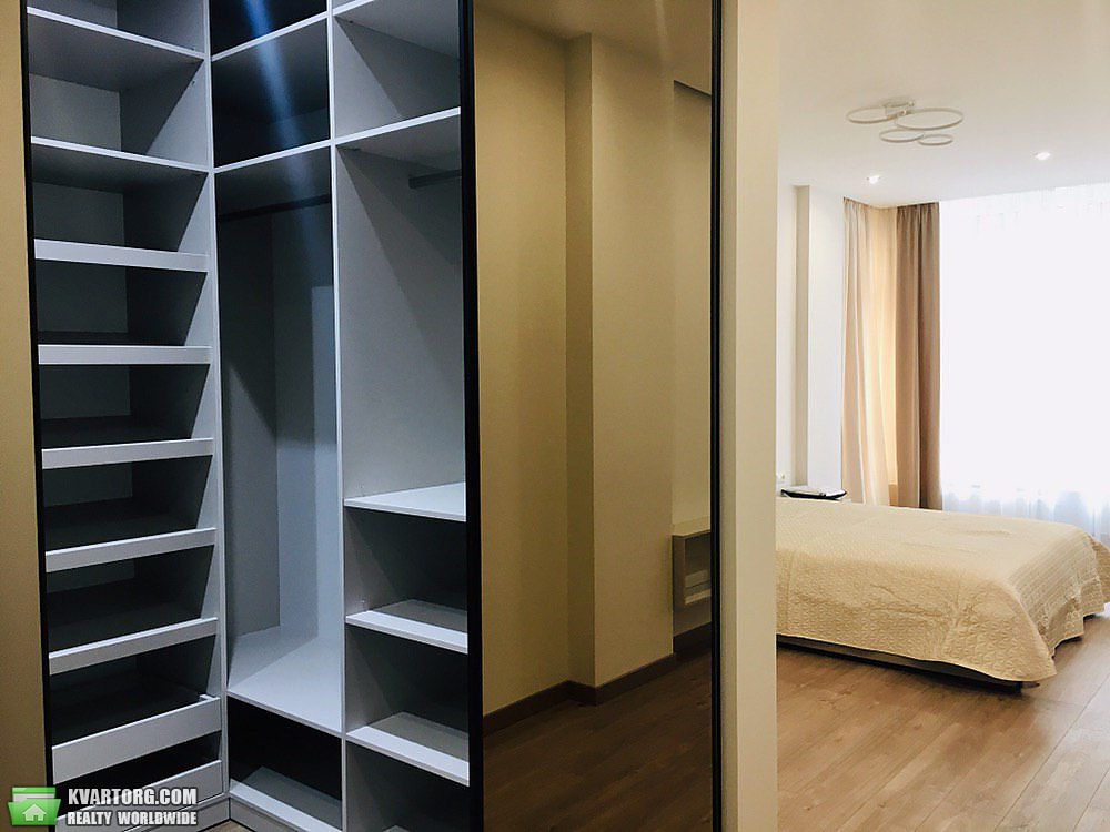 Sell 4-room apartment. Киев, Драгомирова ул. — photo 2