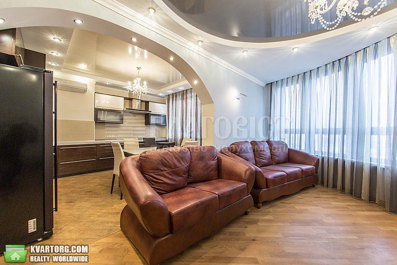 Rent out 2-room apartment. Киев,  Днепровская наб — photo 2