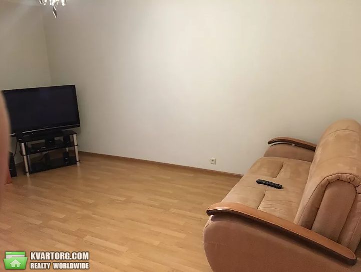 Rent out 4-room apartment. Киев,  Антоновича — photo 2