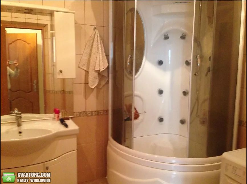 Rent out 2-room apartment. Киев,  Бажана — photo 1