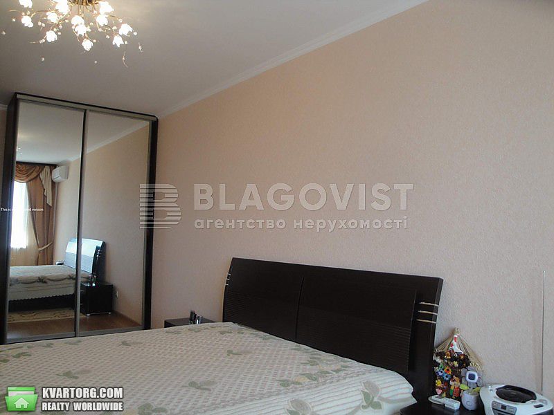 Rent out 2-room apartment. Киев,  Ирпенская — photo 6