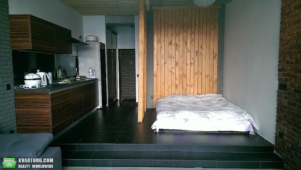 Rent out 1-room apartment. Киев,  Жилянская — photo 1