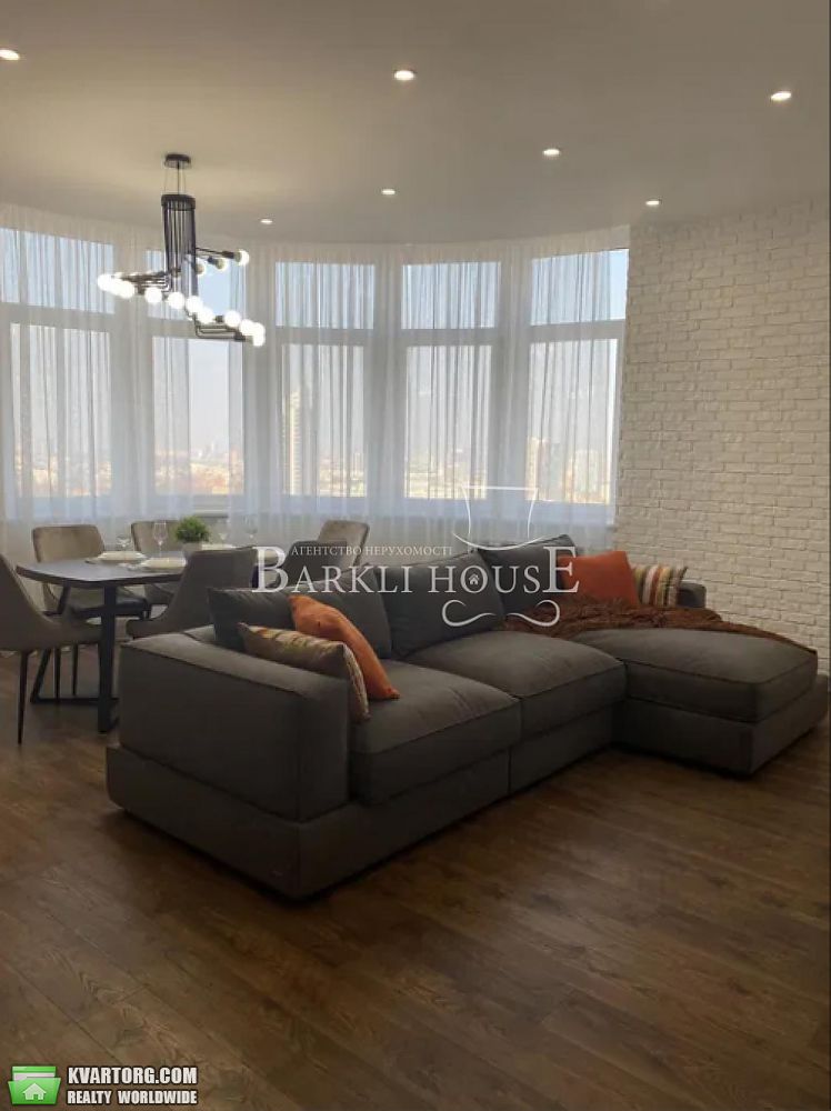 Rent out 3-room apartment. Киев, Преображенская — photo 1