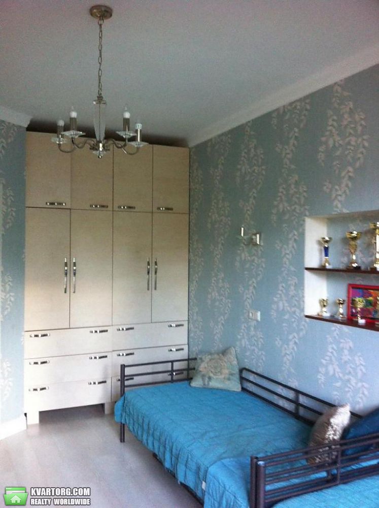 Rent out 3-room apartment. Киев,  Искровская — photo 7