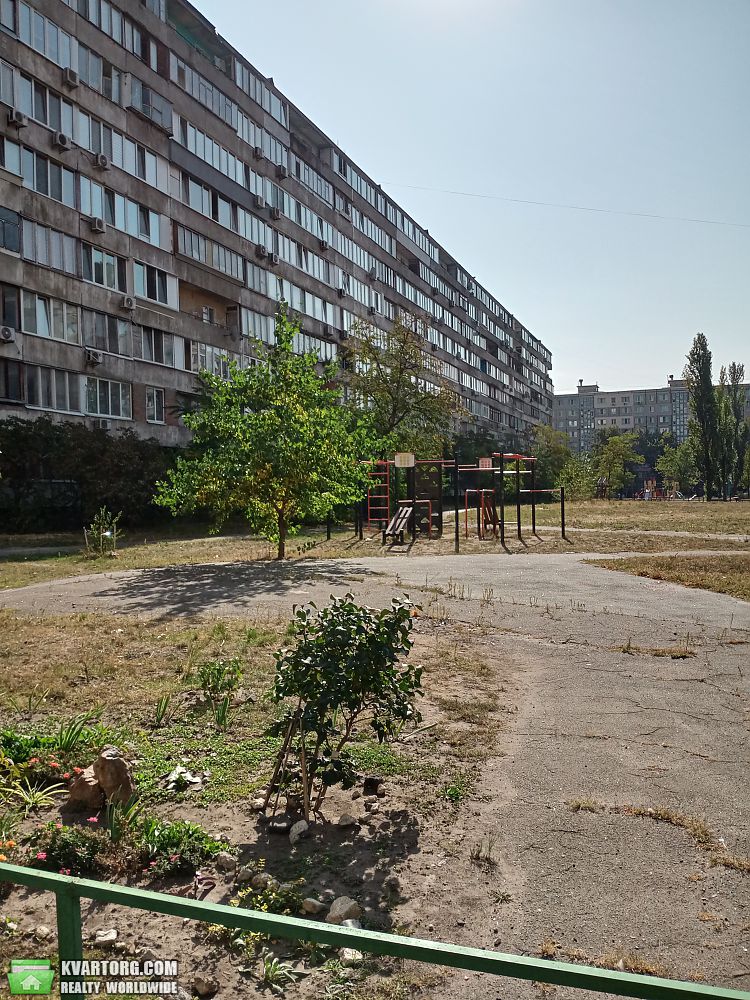 Sell 2-room apartment. Киев, Днепровская наб. — photo 1
